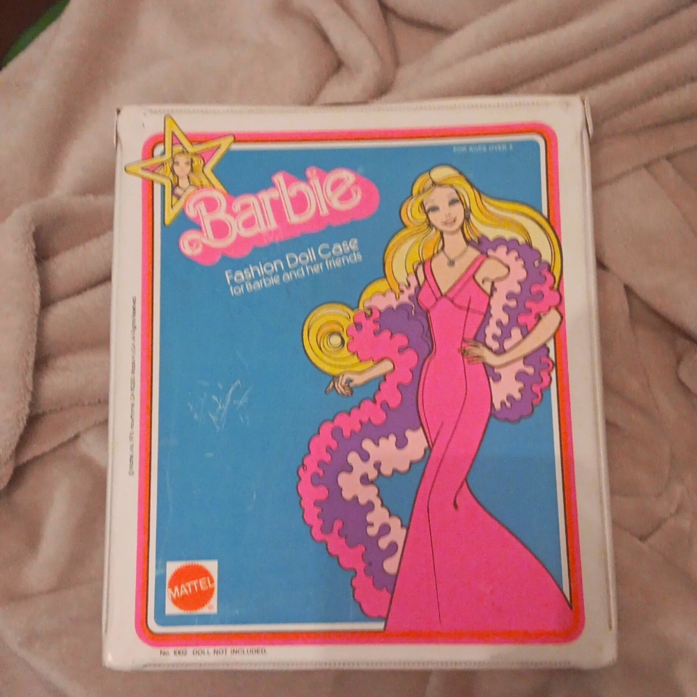 Vintage barbie traveling case